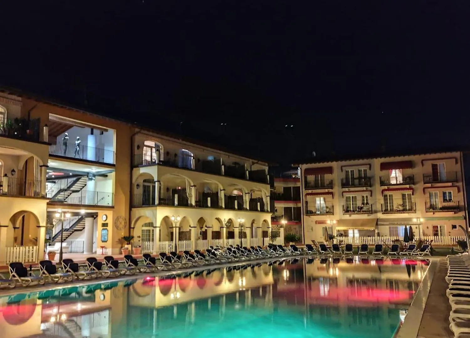 Giardino Dei Colori Dianella Appartamenti Pool Relax &Family Friendly Toscolano Maderno