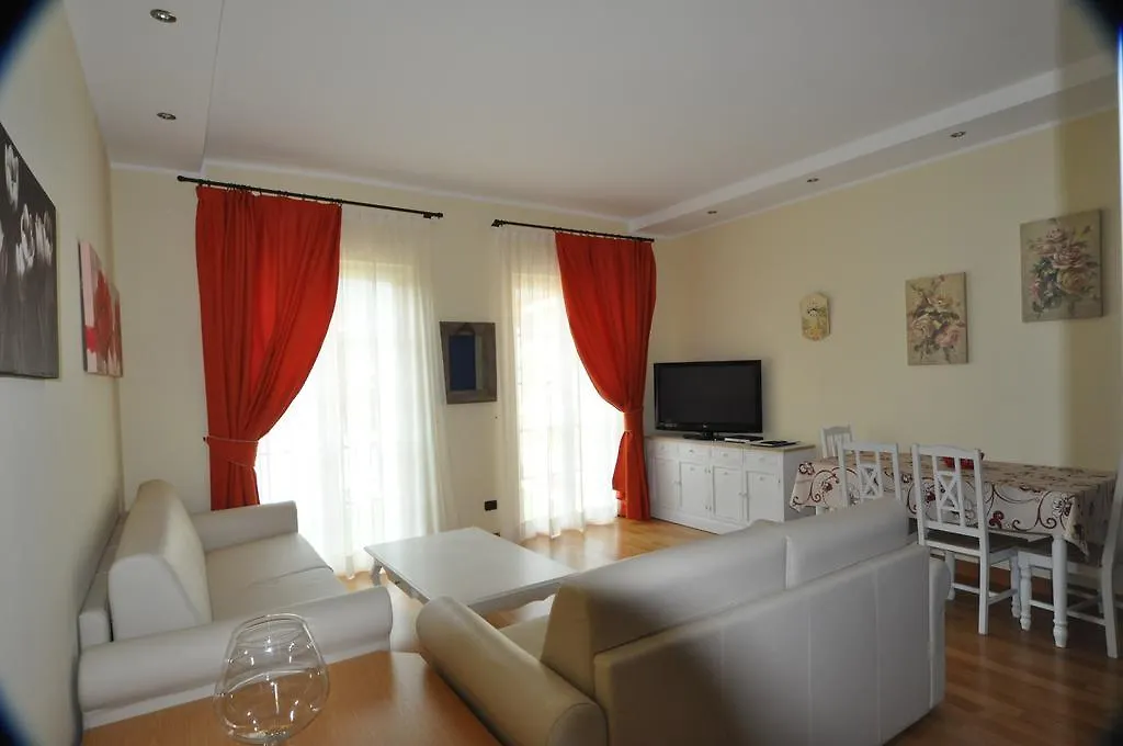 Giardino Dei Colori Dianella Appartamenti Pool Relax &Family Friendly Toscolano Maderno 0*,