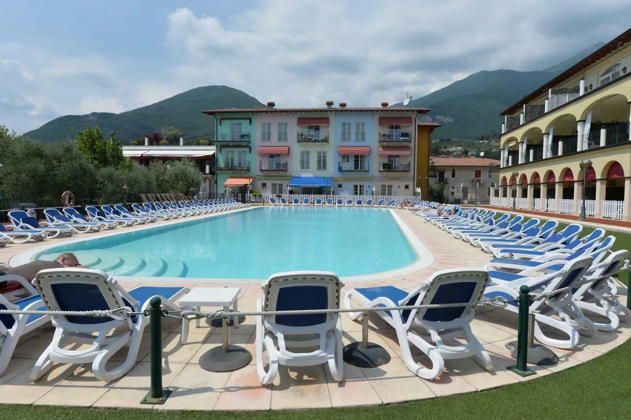 Giardino Dei Colori Dianella Appartamenti Pool Relax &Family Friendly Toscolano Maderno Italië