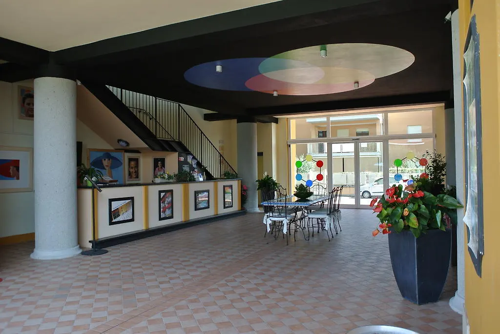 Giardino Dei Colori Dianella Appartamenti Pool Relax &Family Friendly Toscolano Maderno